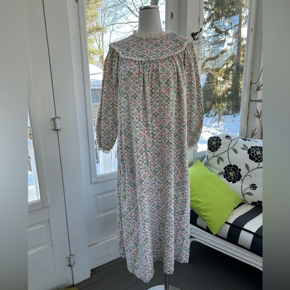 Vintage Lanz of Salzburg "Made in U.S.A. With Love" Floral Pattern Nightgown